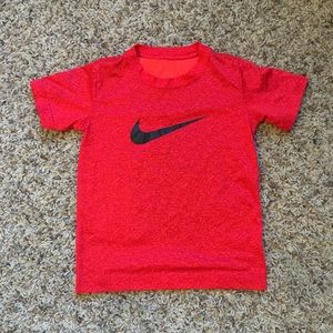Boys Nike T-shirt